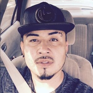 Meet your Posher, Carlos